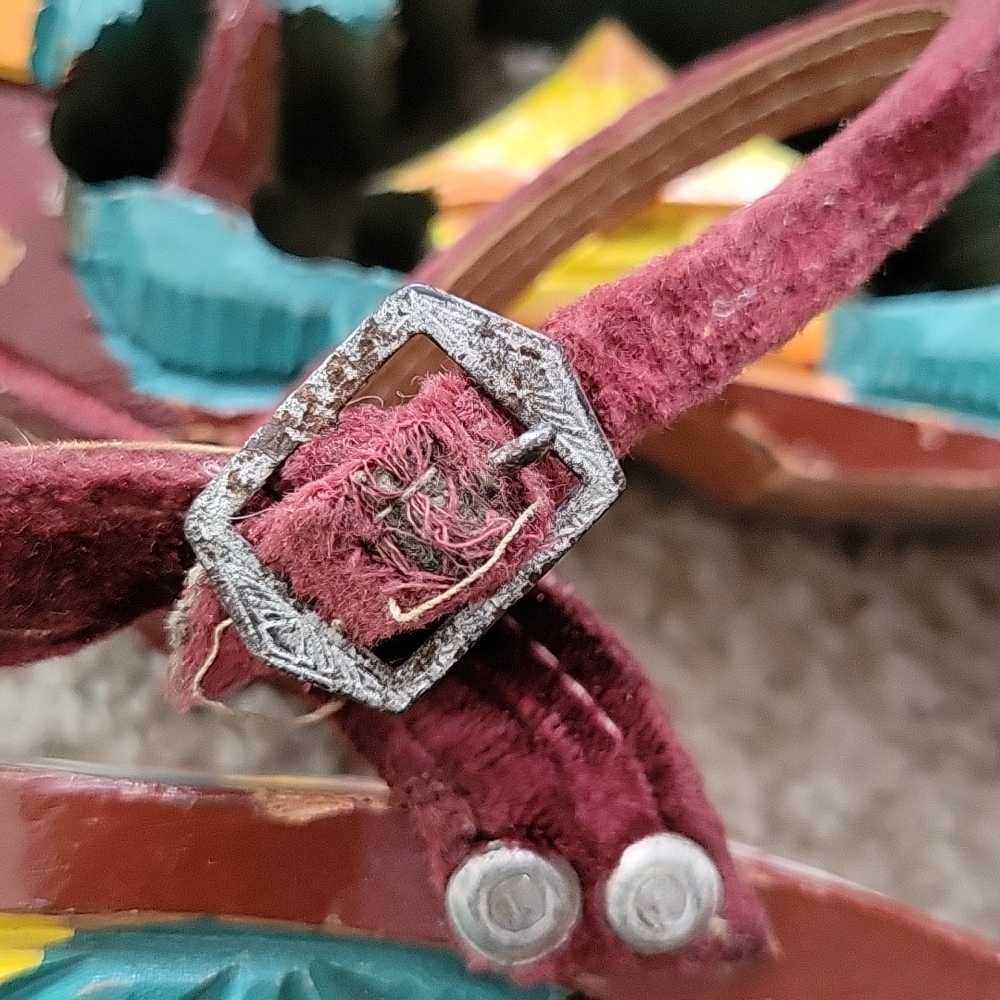 Vtg 50s Carved Wood Embroidered Velvet Sandals 5.5 - Picture 5 of 9